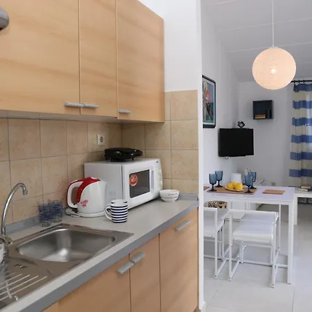 Sunny Blue Apartment *