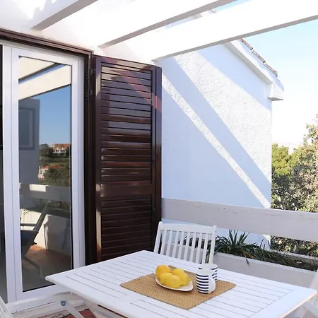 Sunny Blue Apartment Lumbarda