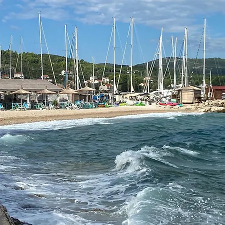 Sunny Blue Apartment *