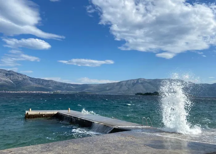 Sunny Blue 아파트 룸바르다